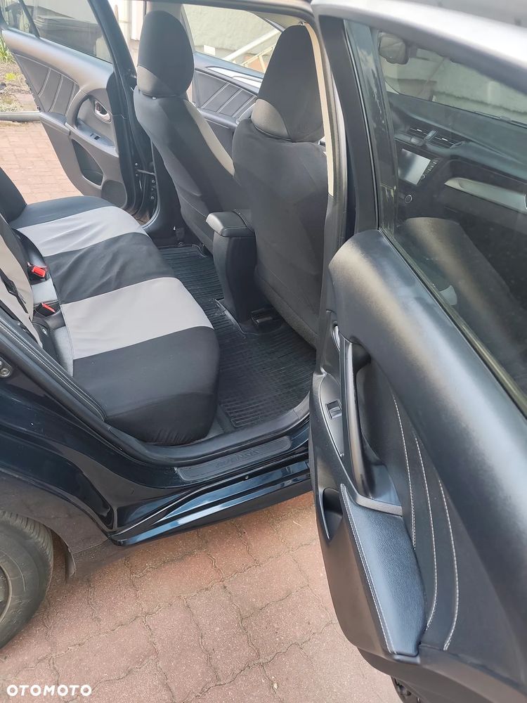 Toyota Avensis 1.8 Premium MS - 10