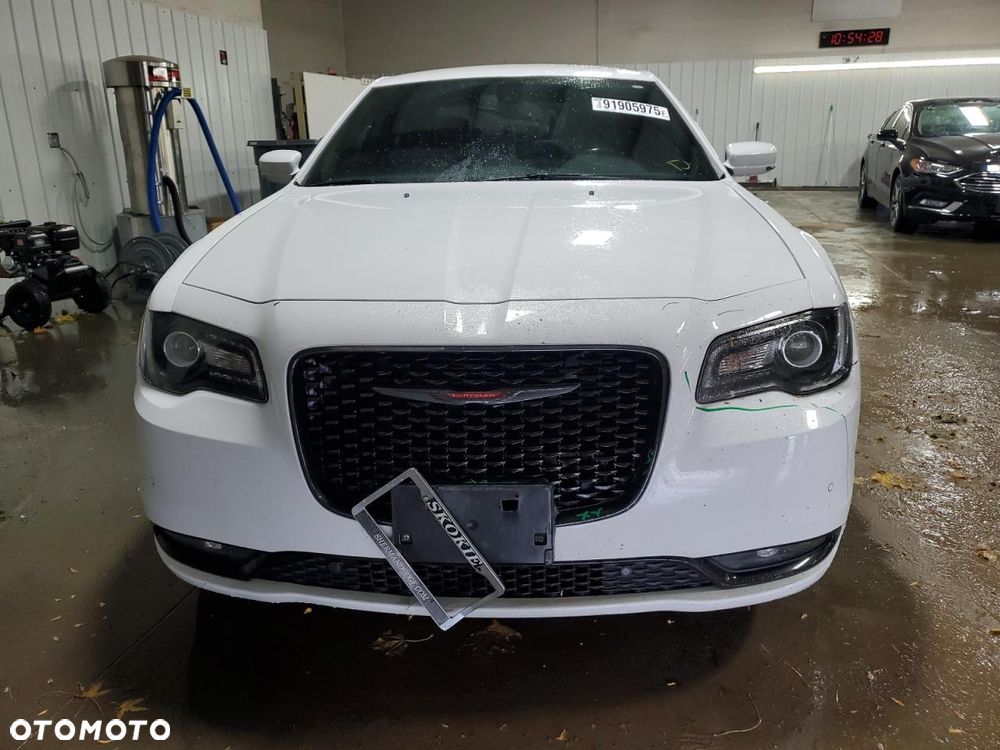 Chrysler 300s - 6