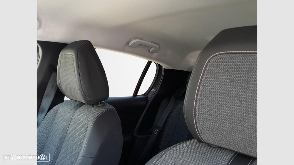 Peugeot 208 1.2 Hybrid Allure e-DCS6 — fotografia 16
