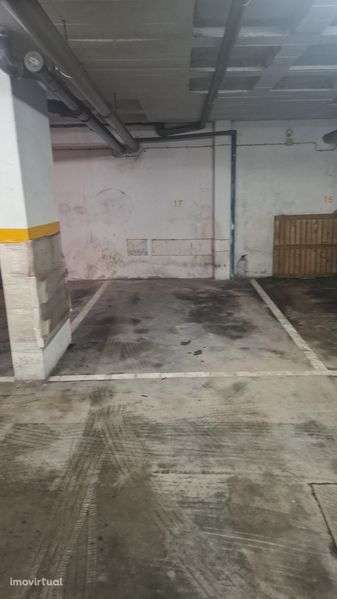 Alugo parqueamento/lugar de garagem - Grande imagem: 4/5
