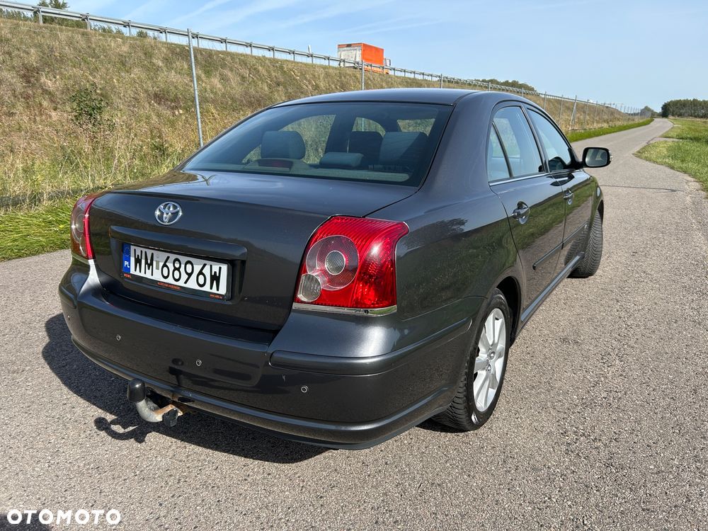 Toyota Avensis 2.0 VVT-i High - 7