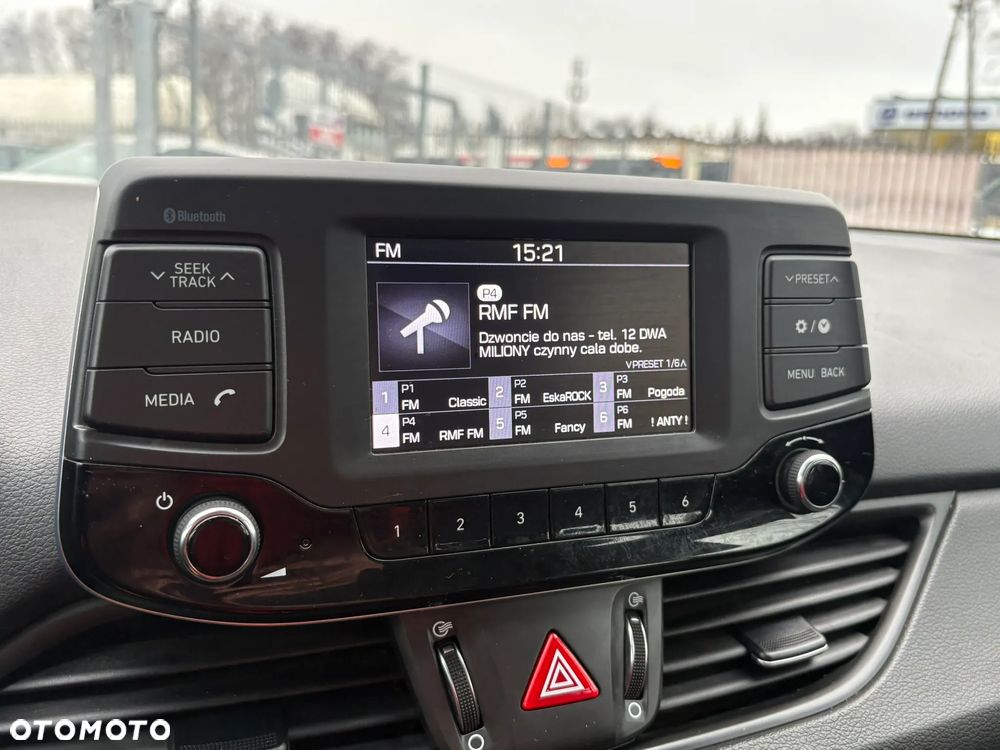 Hyundai i30 1.6 D Classic + - 15