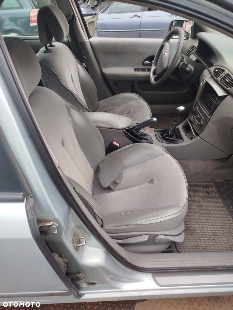 Renault Laguna 2 na części. - 5