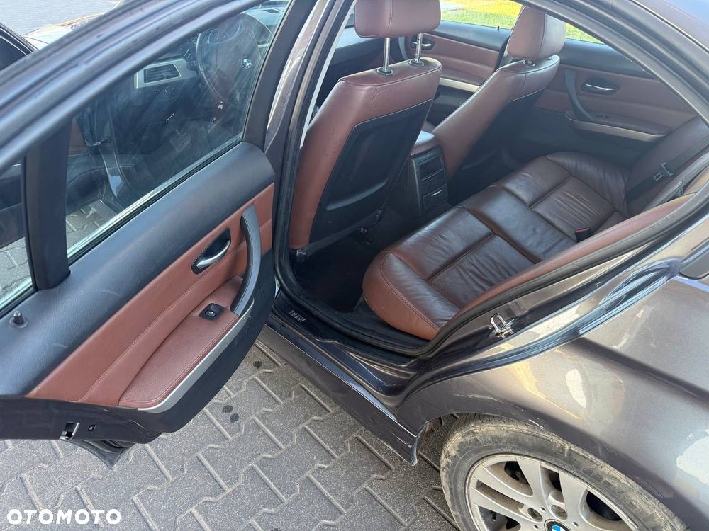 BMW 320D 2005 photo 2