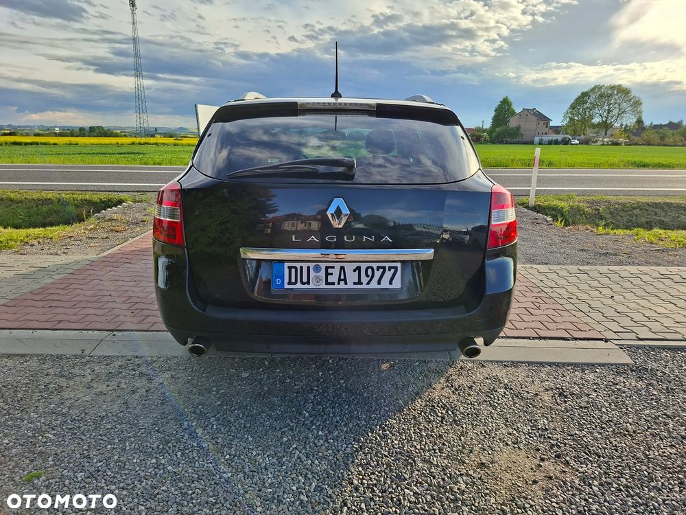 Renault Laguna 2.0 dCi FAP Initiale - 17