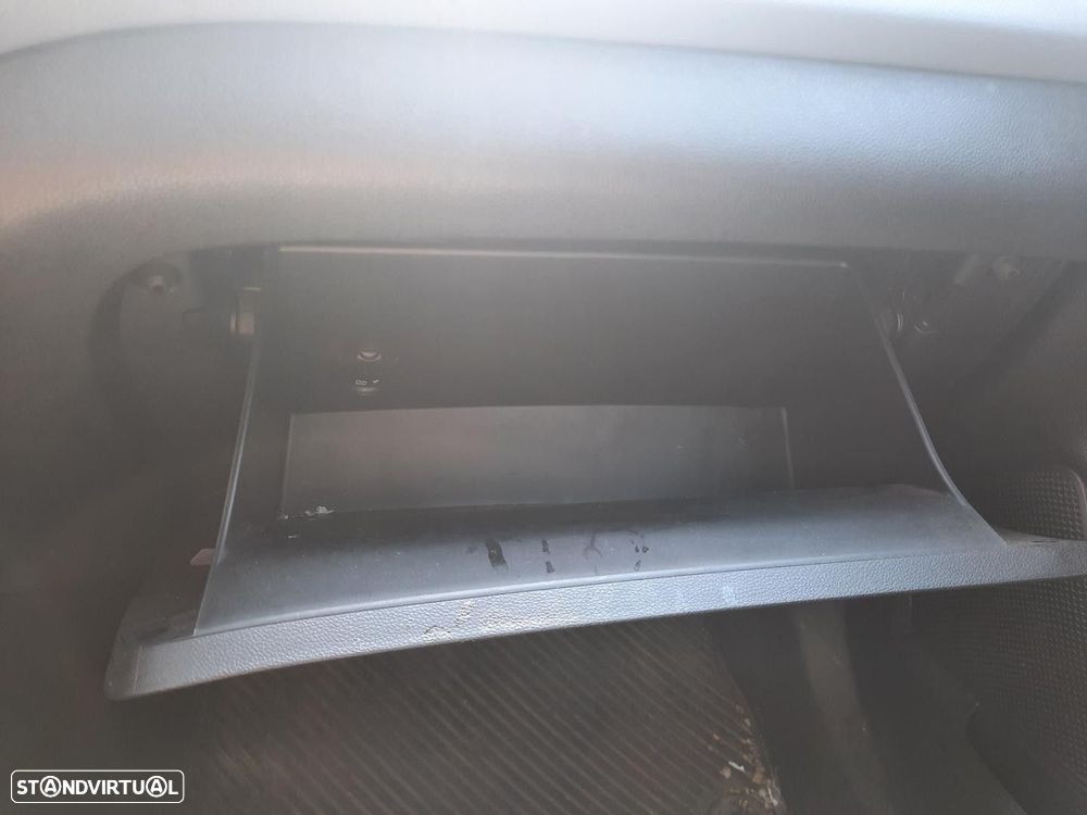 PORTA LUVAS HYUNDAI I20 2016 - 1