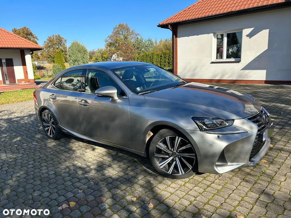 Lexus IS 300h Executive Line - 4