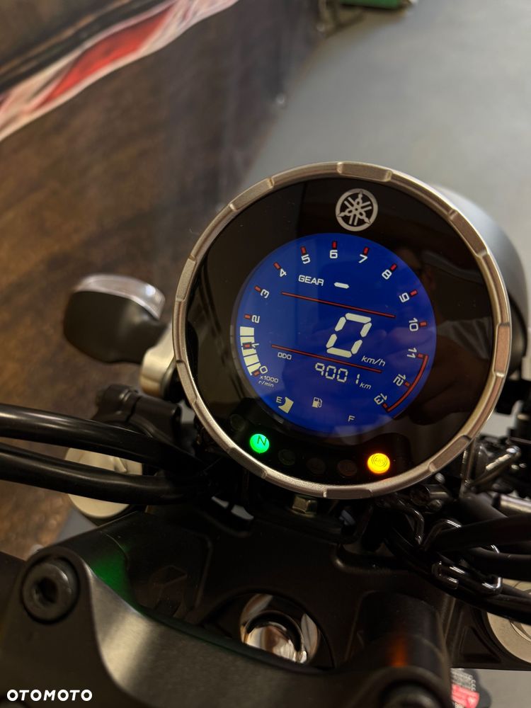 Yamaha XSR - 11