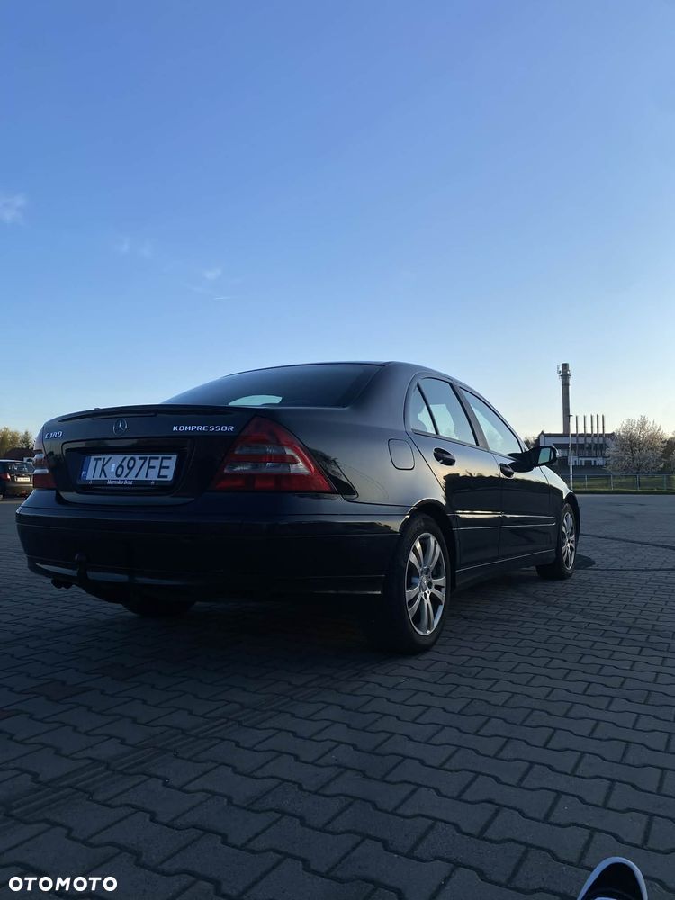 Mercedes-Benz Klasa C 180 T Kompressor Classic - 5