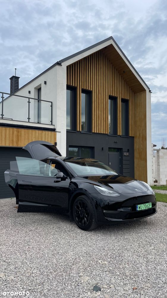 Tesla Y Long Range AWD - 3
