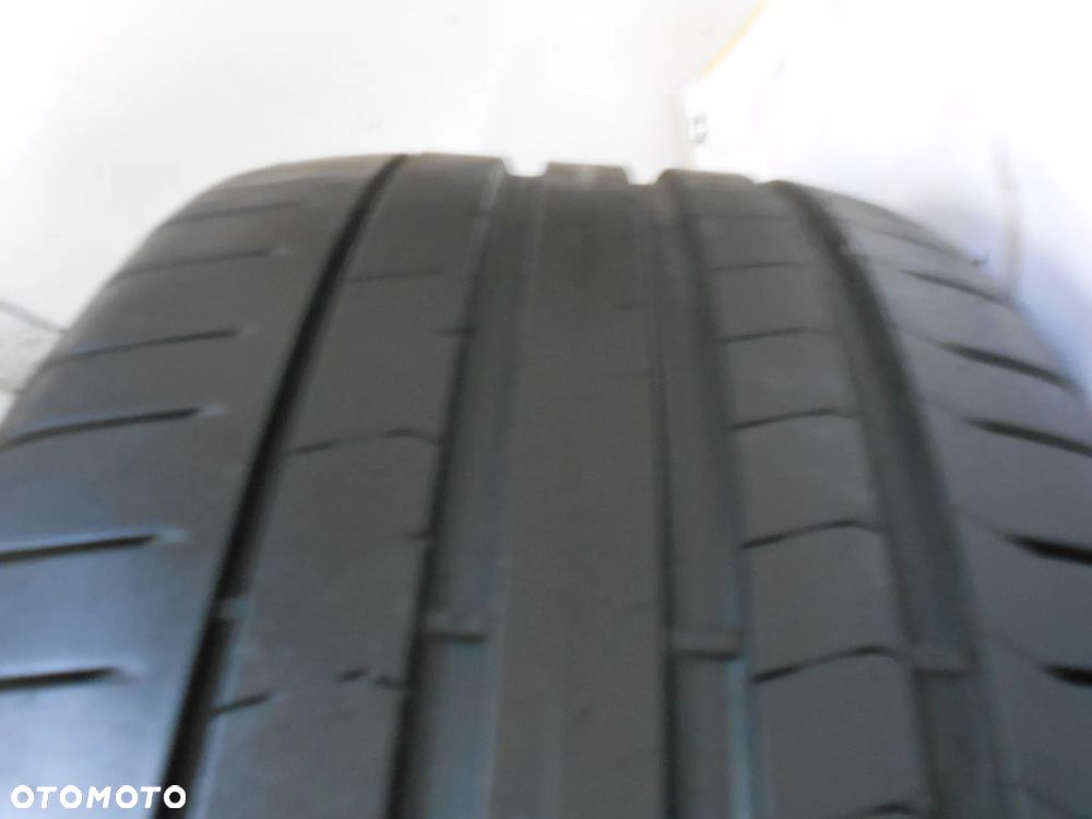 OPONA POJEDYNKA 245/45R20 PIRELLI PZERO VOL  DOT 3518 6MM - 2
