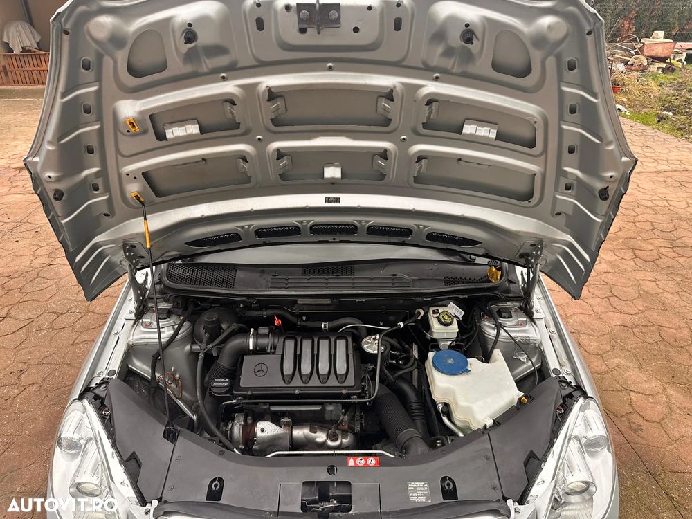 Mercedes-Benz B 180 - 13