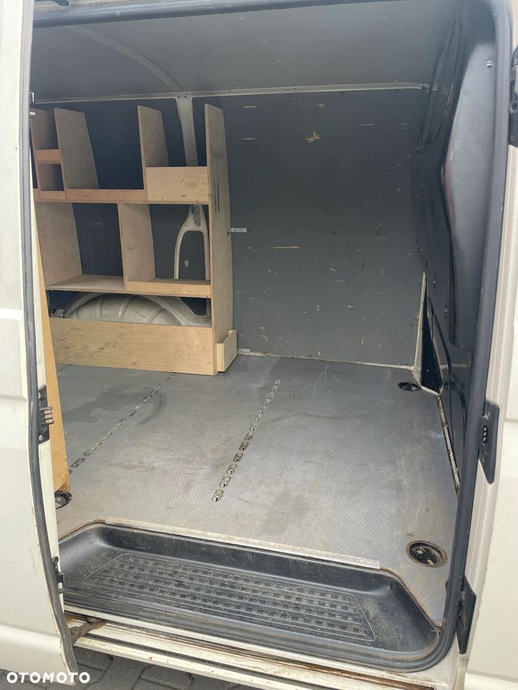 Volkswagen T5 TRANSPORTER - 8