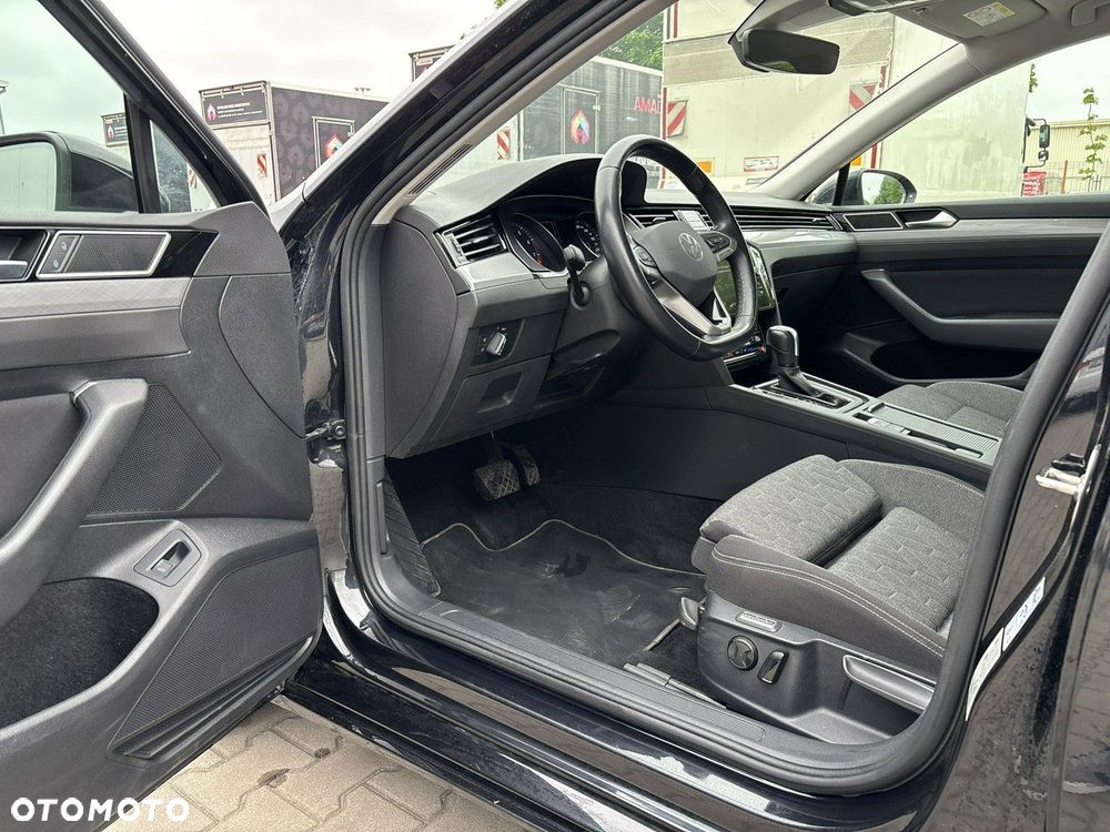 Volkswagen Passat - 10