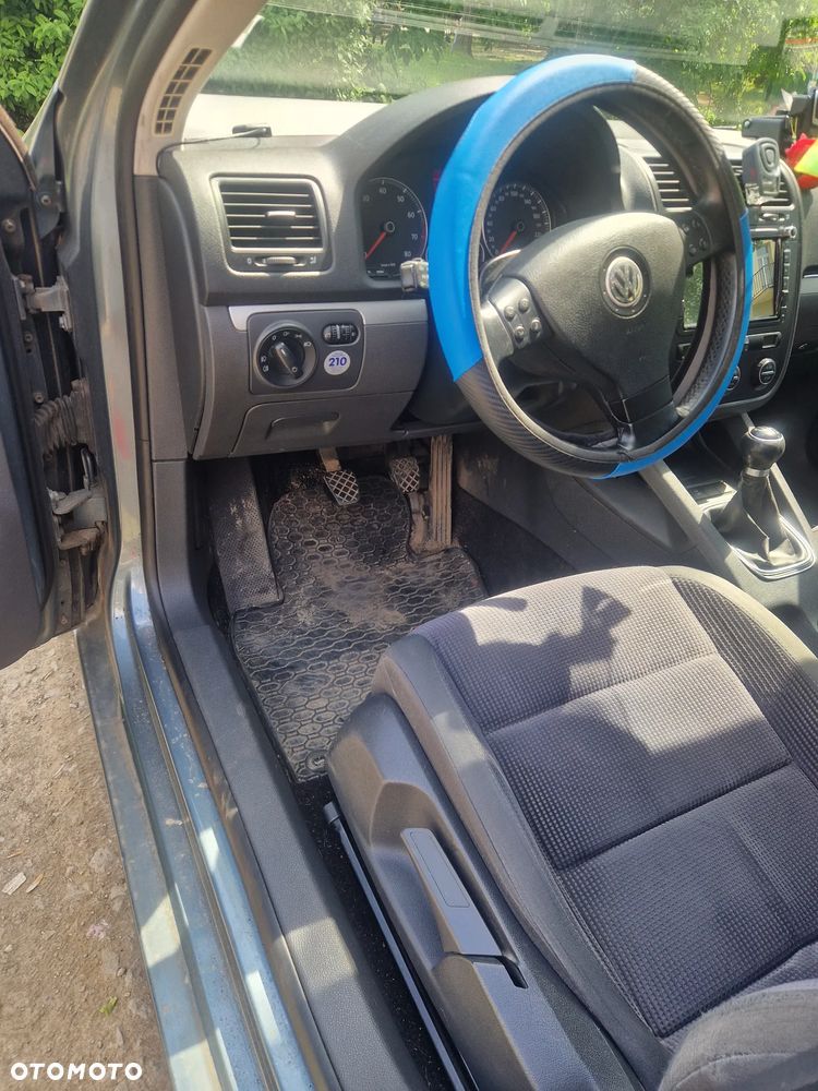 Volkswagen Jetta 1.6 FSI Comfortline - 16