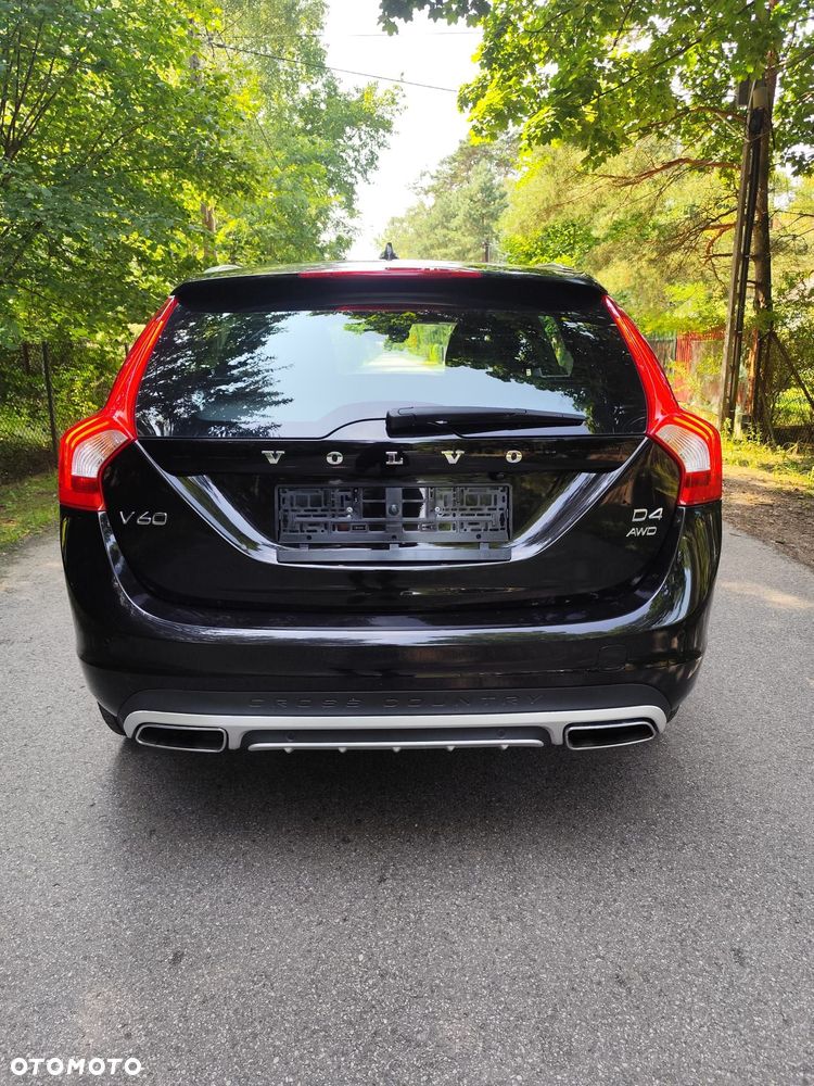 Volvo V60 Cross Country - 8