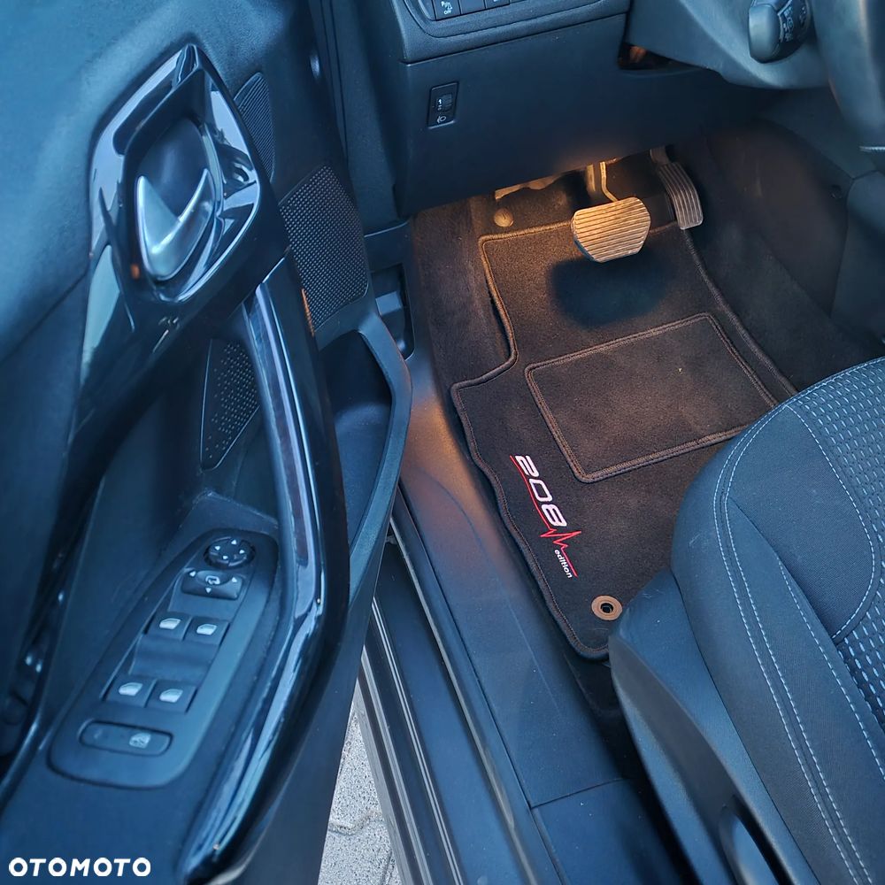 Peugeot 208 PureTech 110 Stop & Start EAT6 Allure - 19