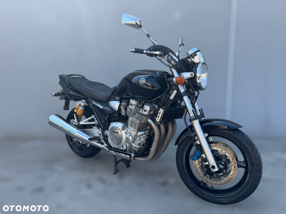 Yamaha XJR - 1
