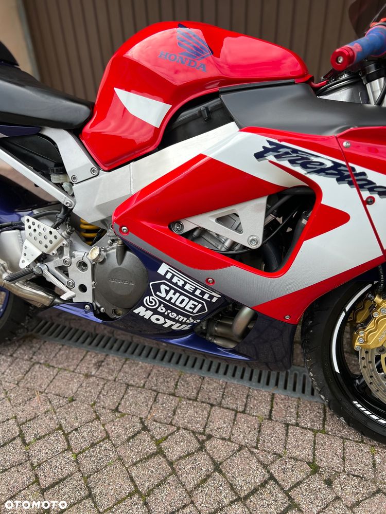 Honda CBR - 11