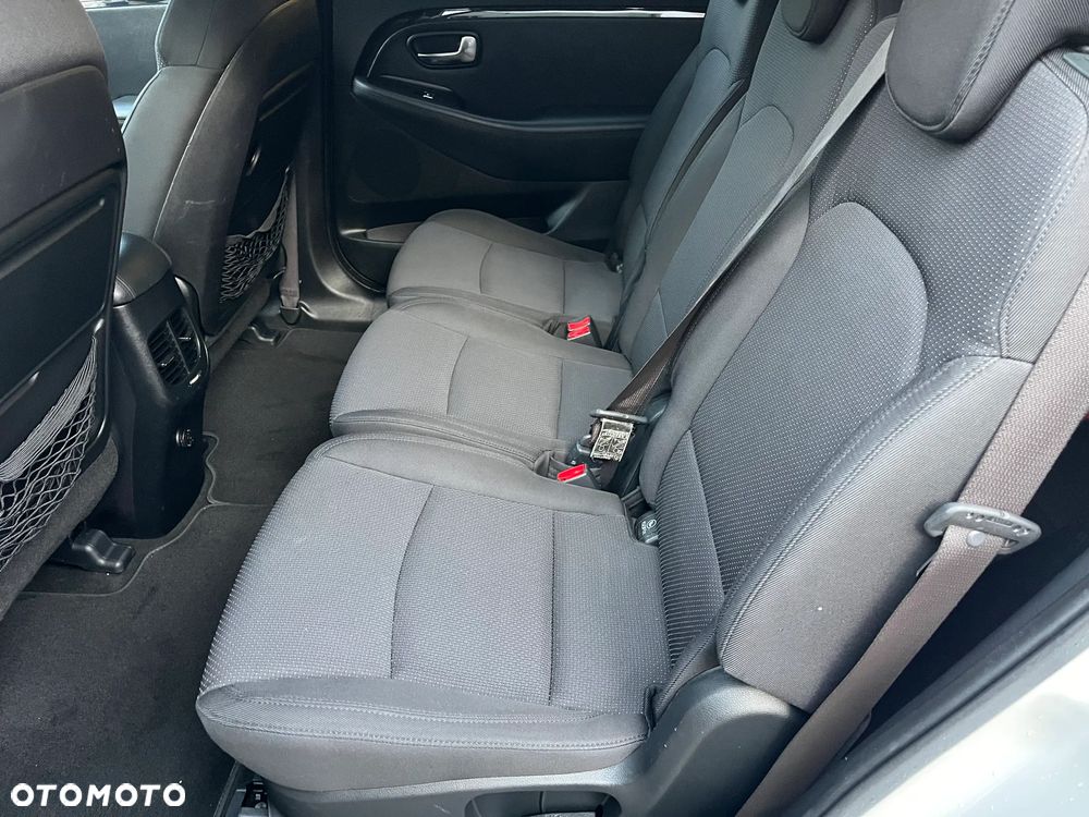 Kia Carens 2.0 GDI L 7os - 16