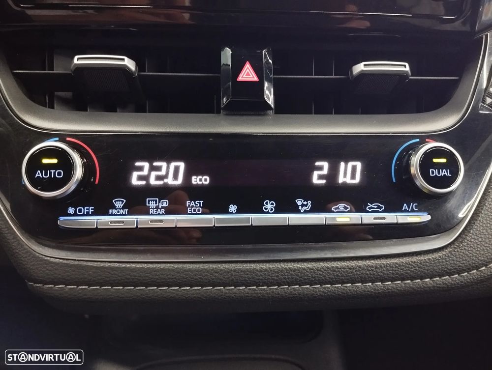 Toyota Corolla 1.8 Hybrid Square Collection - 31