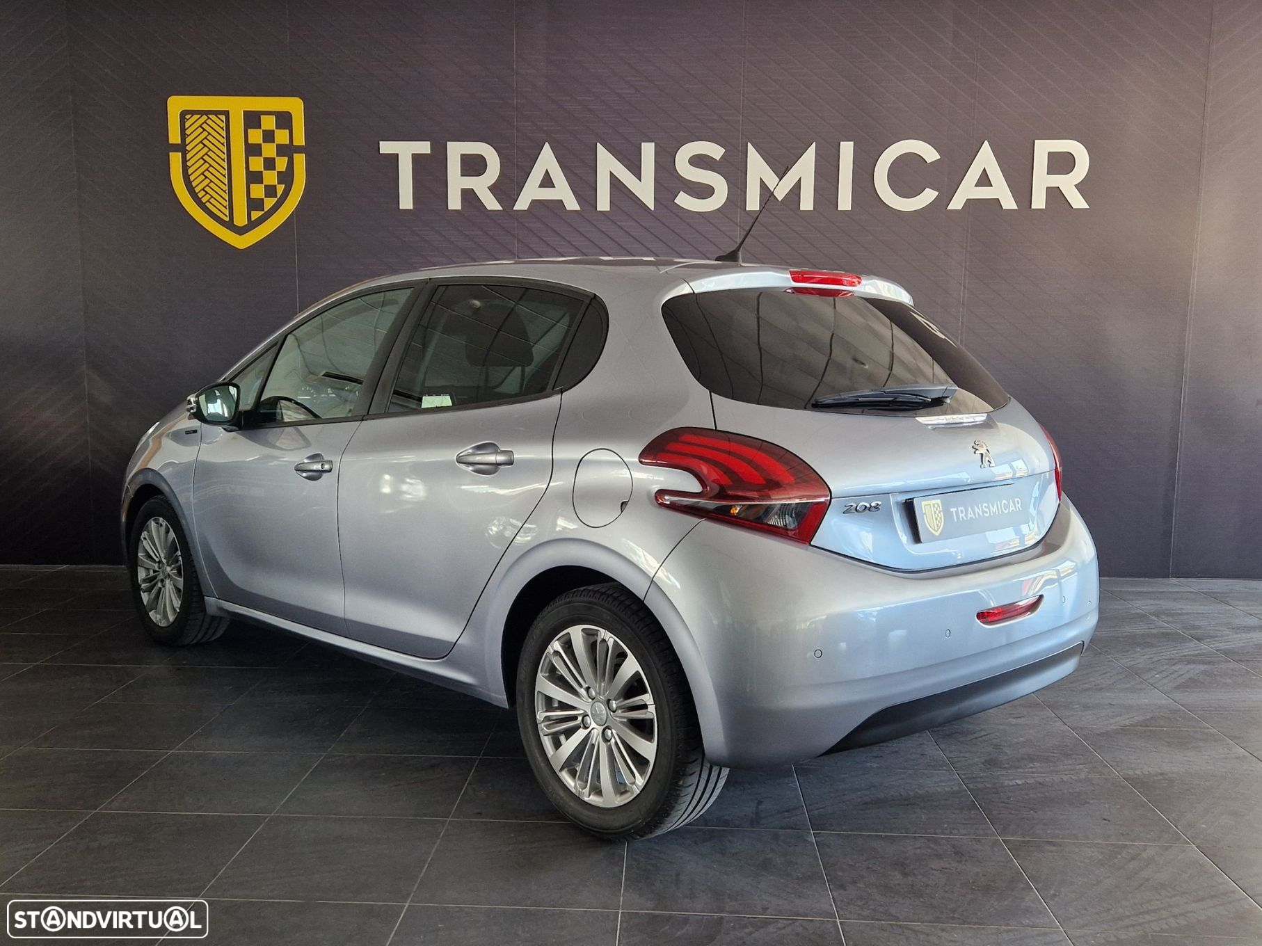 Peugeot 208 1.2 PureTech Signature - 6