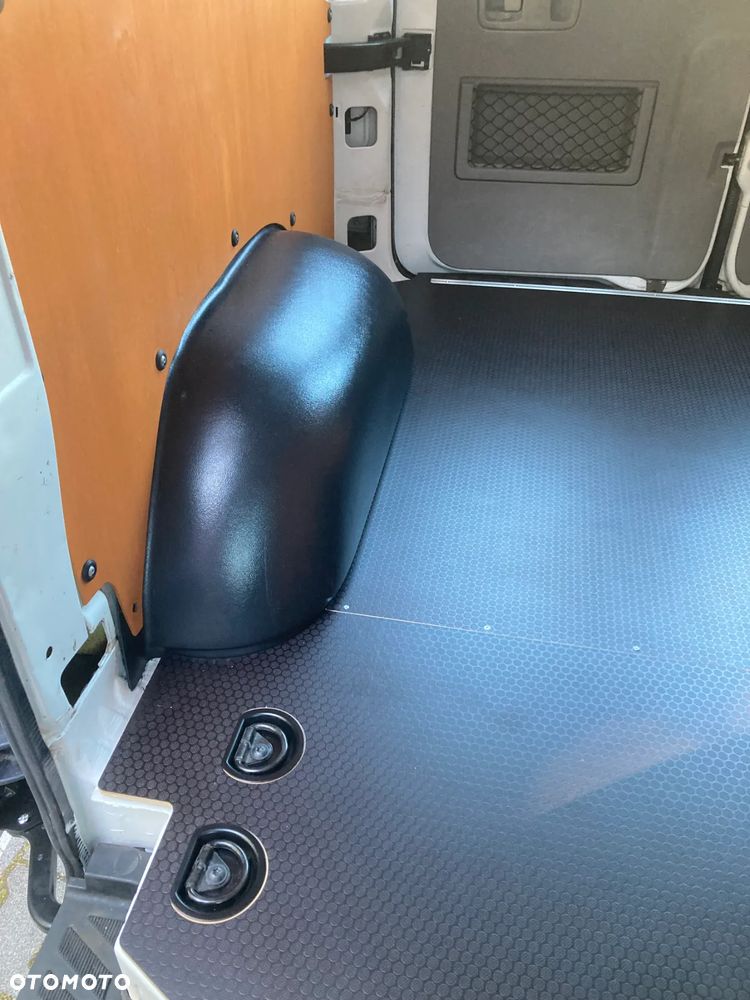 Mercedes-Benz Sprinter - 17