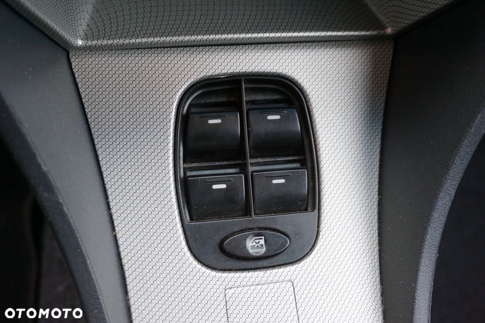 Tata Indica 1.4 GLS - 18