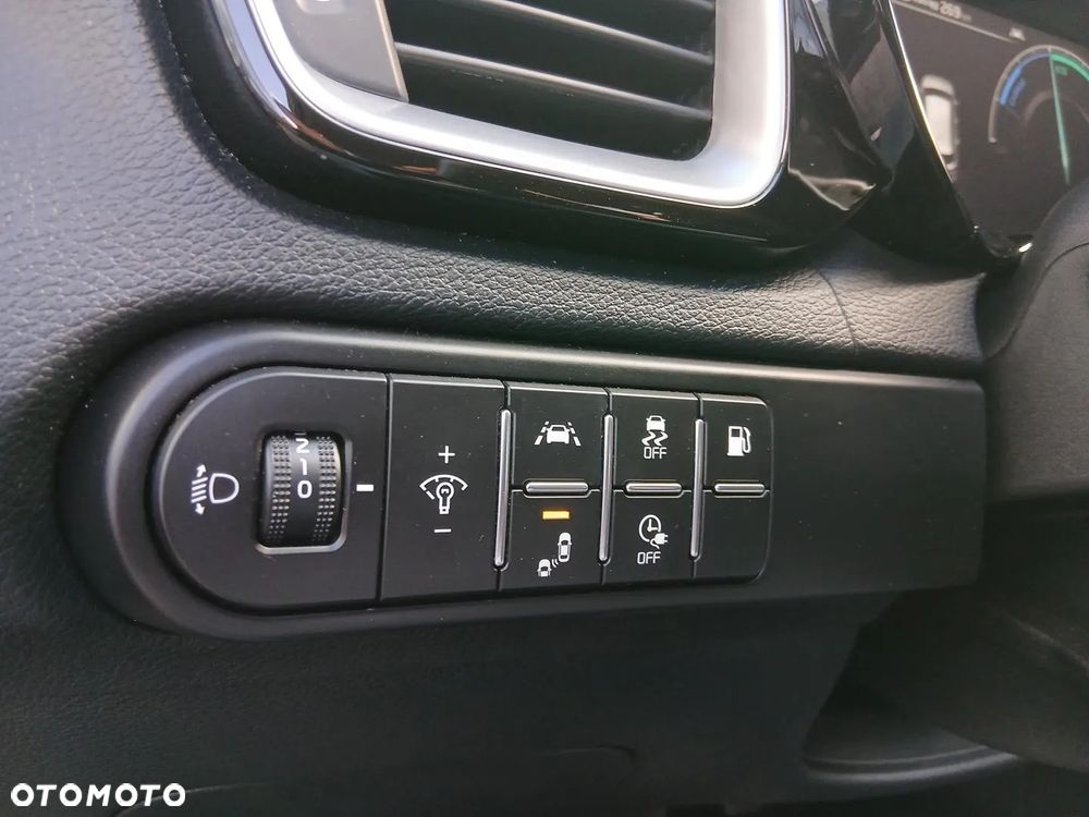 Kia Ceed 1.6 GDI PHEV L Business Line DCT - 21