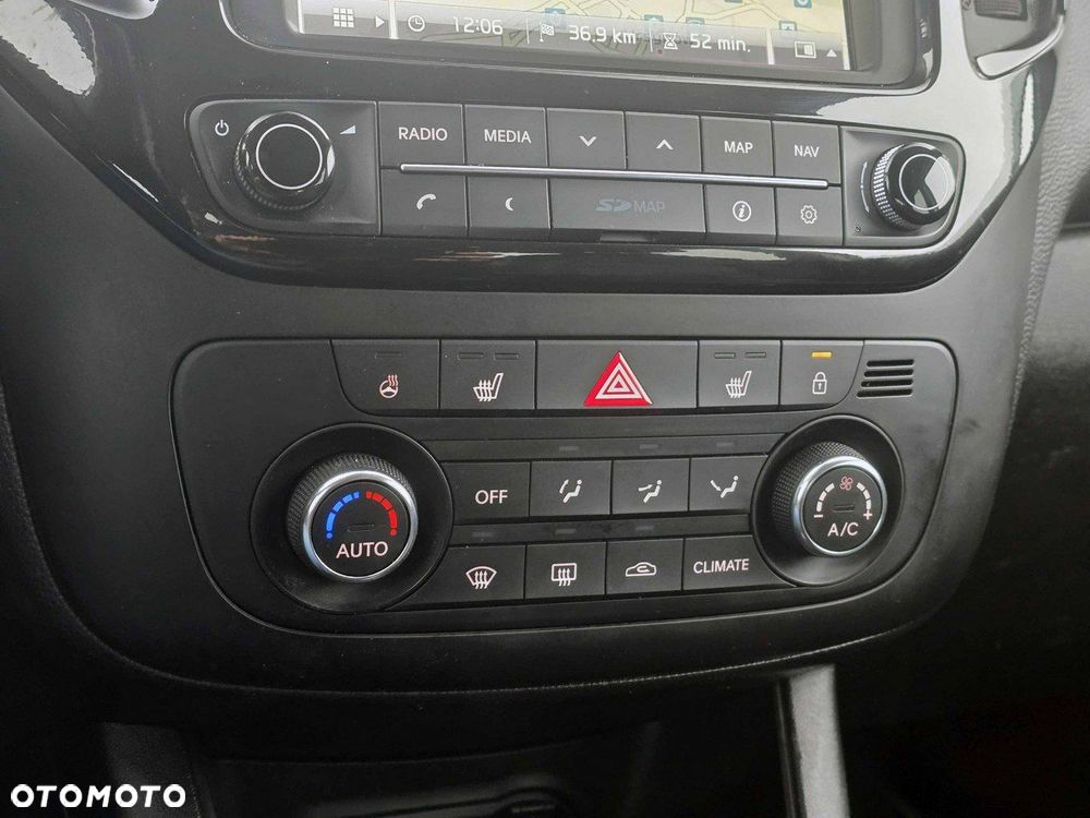 Kia Venga 1.4 Business Line - 12