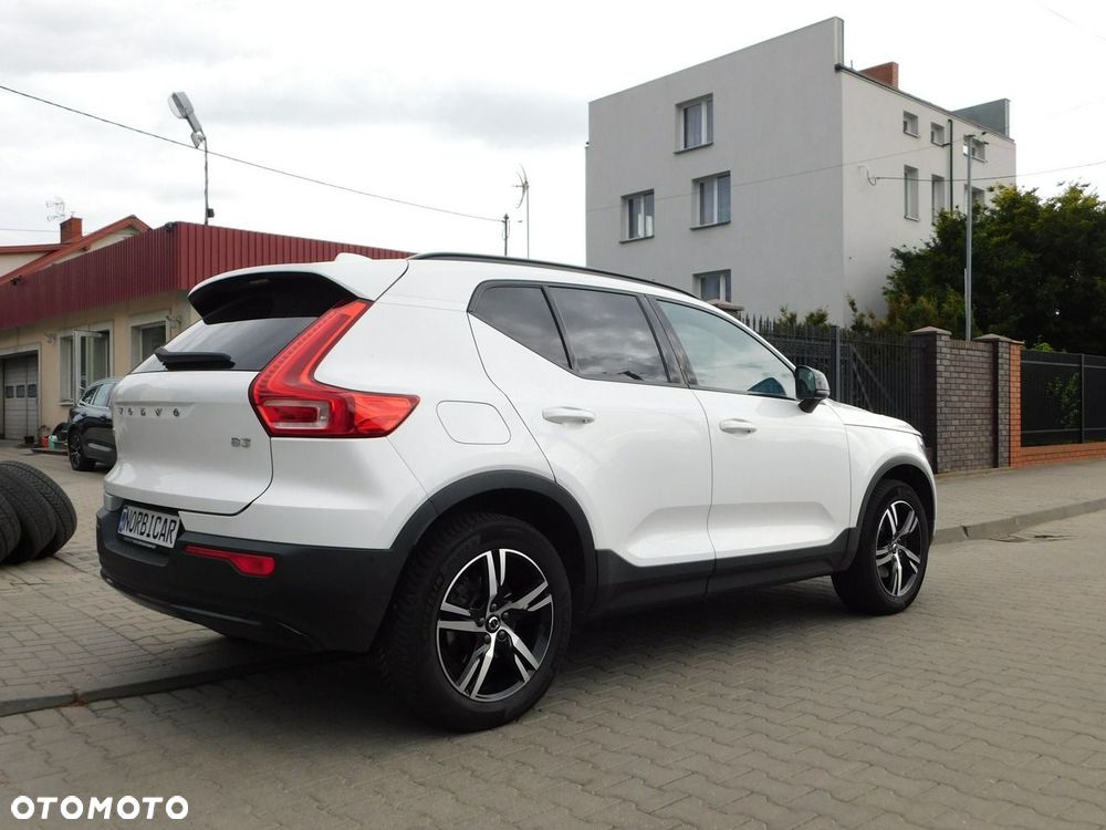 Volvo XC 40 B3 B DKG Plus Black Edition - 16