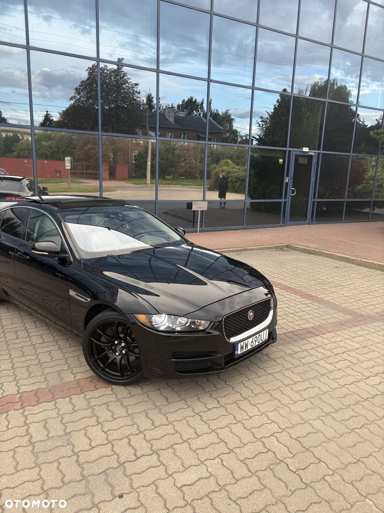 Jaguar XE - 2