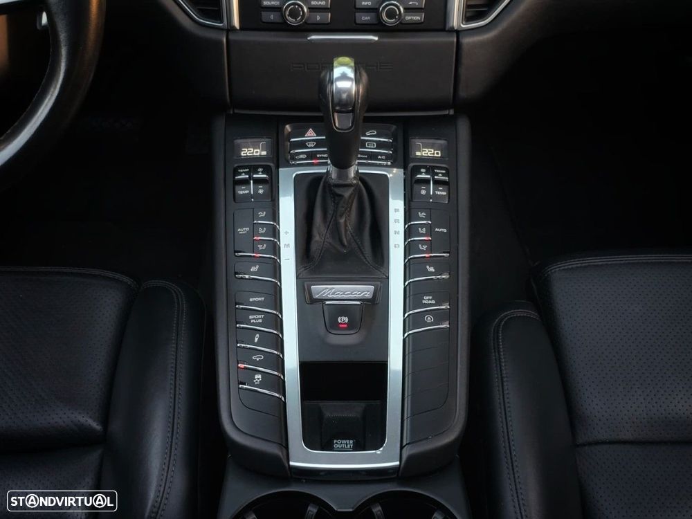 Porsche Macan Turbo PDK - 34