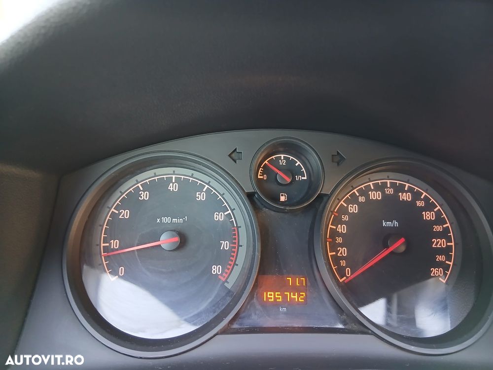 Opel Astra 1.6 - 9