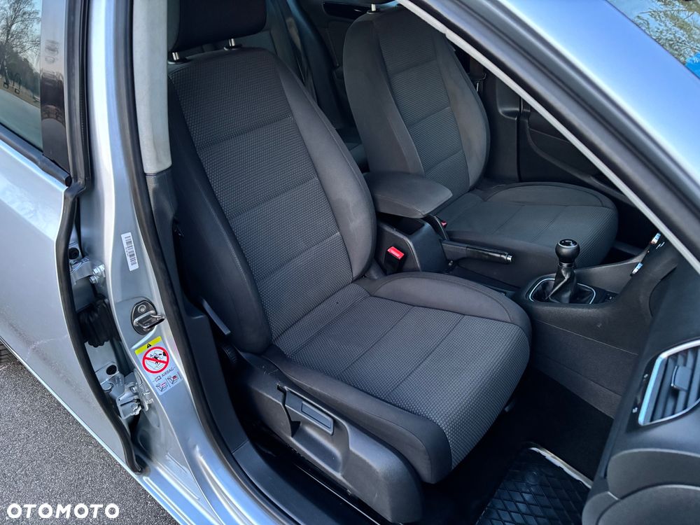 Volkswagen Golf 1.6 TDI DPF Highline - 18