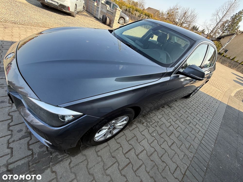 BMW Seria 3 318d Luxury Line - 16