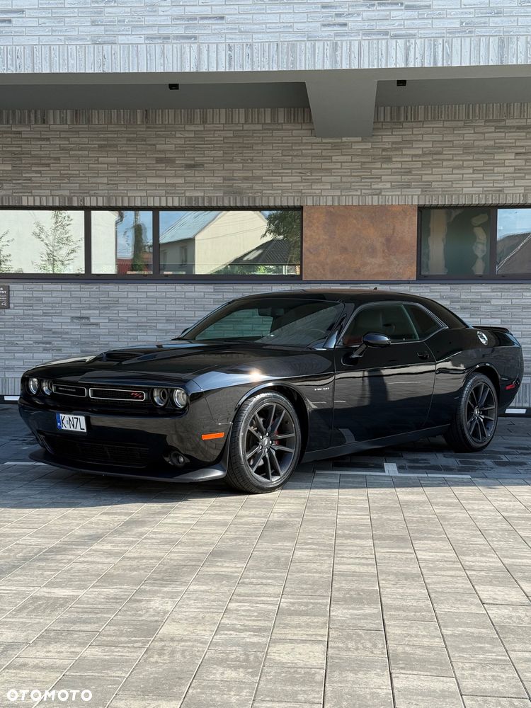 Dodge Challenger - 2