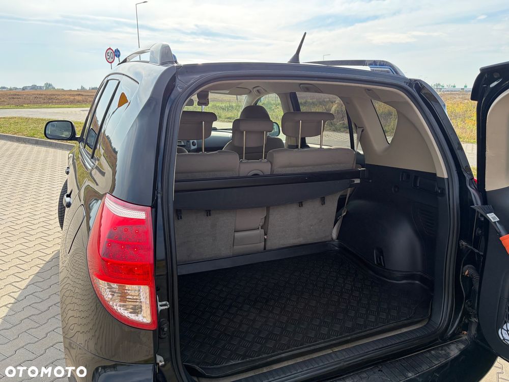 Toyota RAV4 - 17