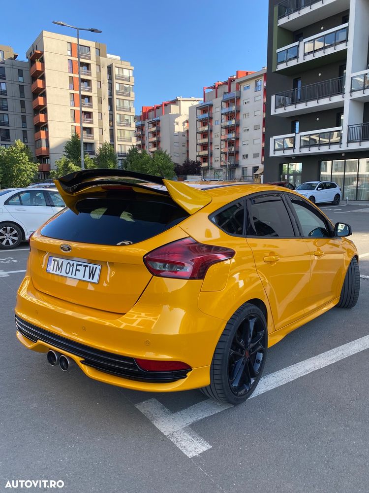 Ford Focus 2.0 EcoBoost ST - 3