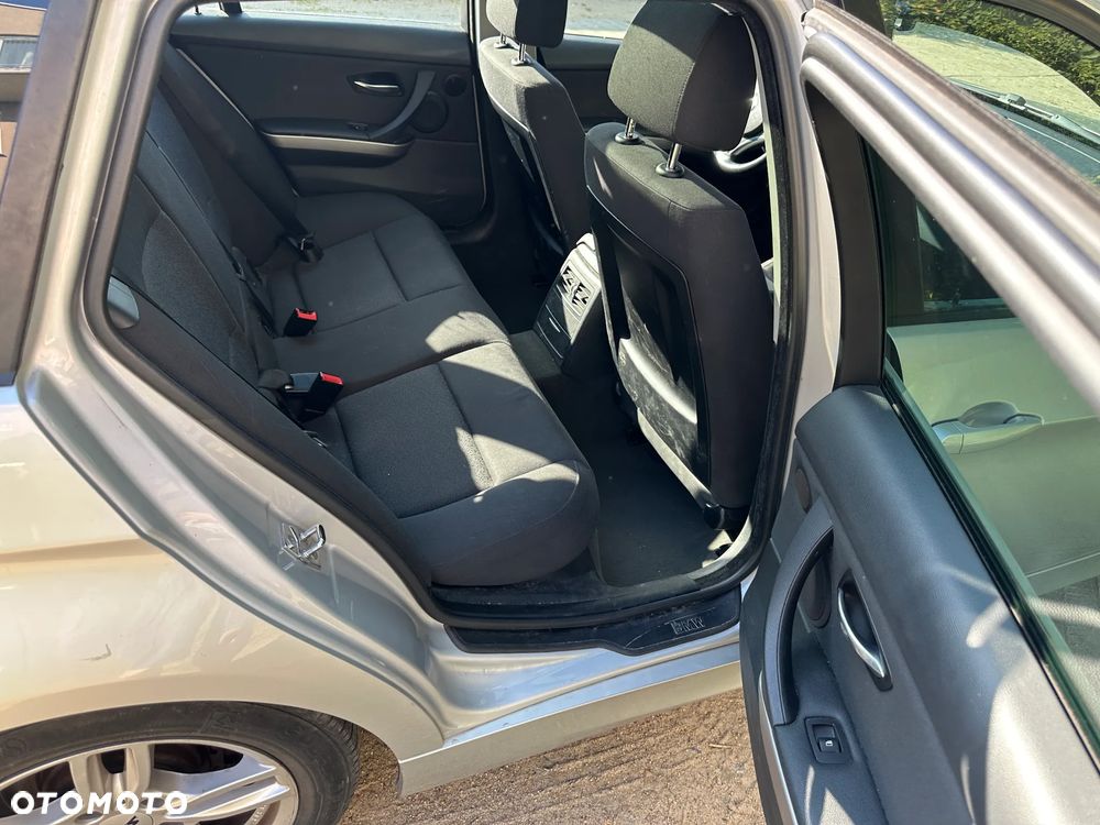 BMW Seria 3 - 18