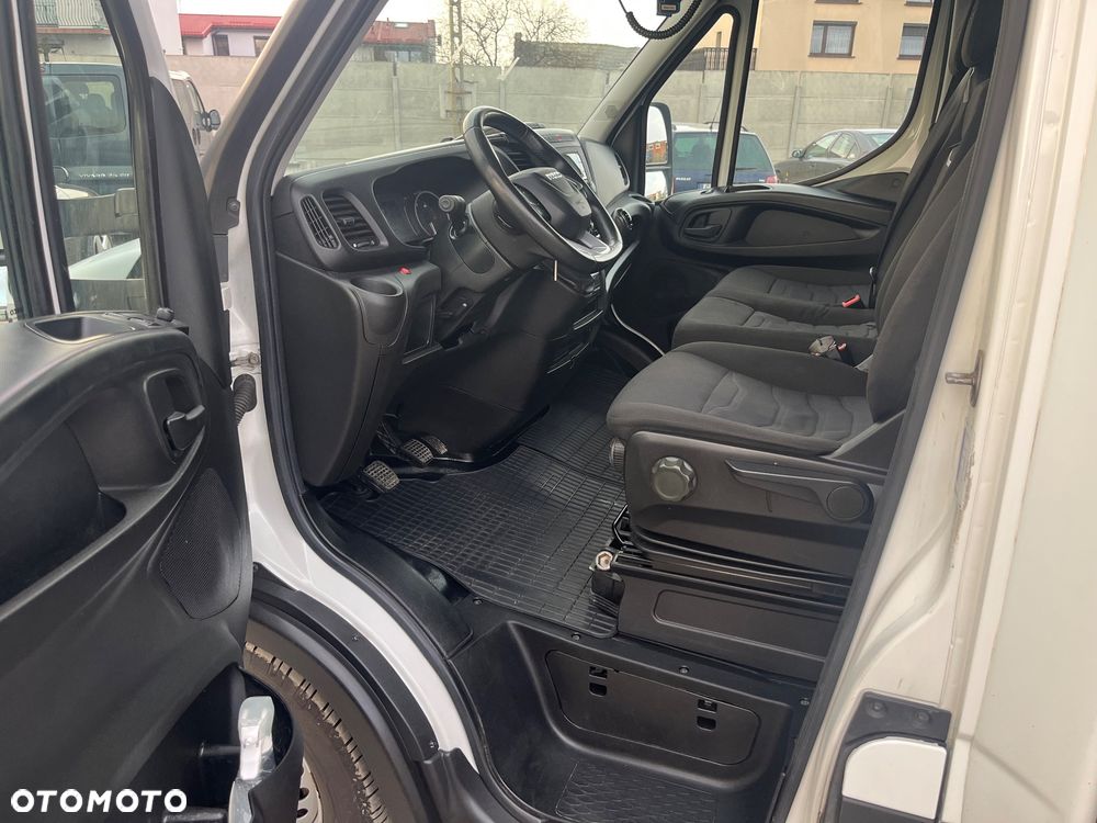 Iveco DAILY - 21