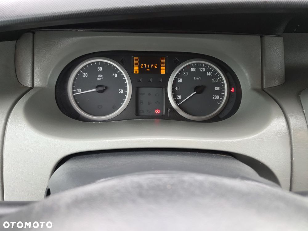 Opel Vivaro - 18