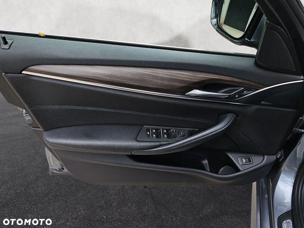 BMW Seria 5 520d M Sport sport - 16