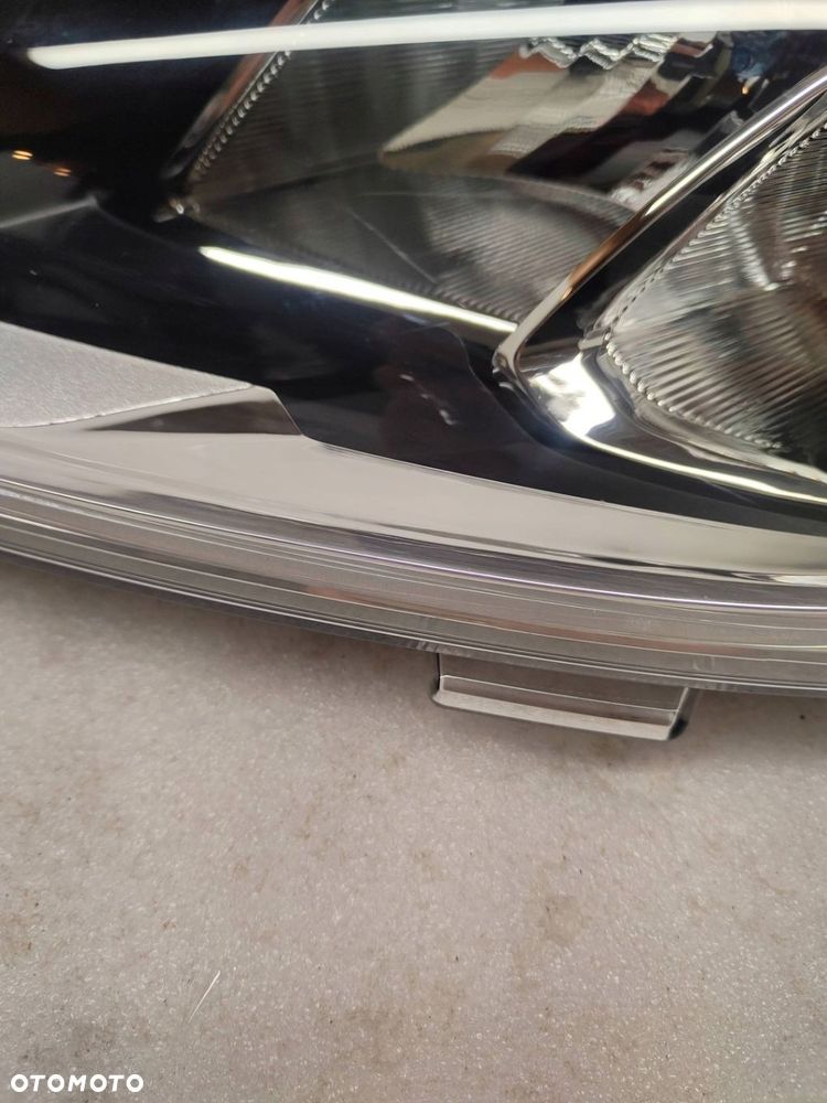 Ford Fiesta MK8 SOCZEWKA BEAM Komplet Lamp L1BB-13E014-CE, L1BB-13E015-CE - 4