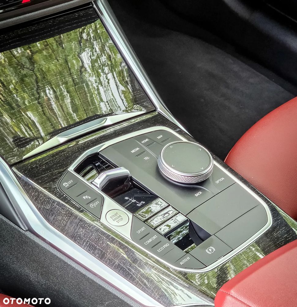 BMW Seria 3 330i M Sport - 17