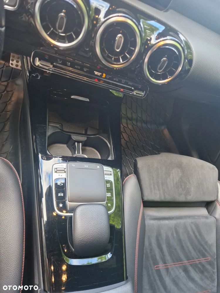 Mercedes-Benz CLA 220 4-Matic AMG Line 7G-DCT - 6
