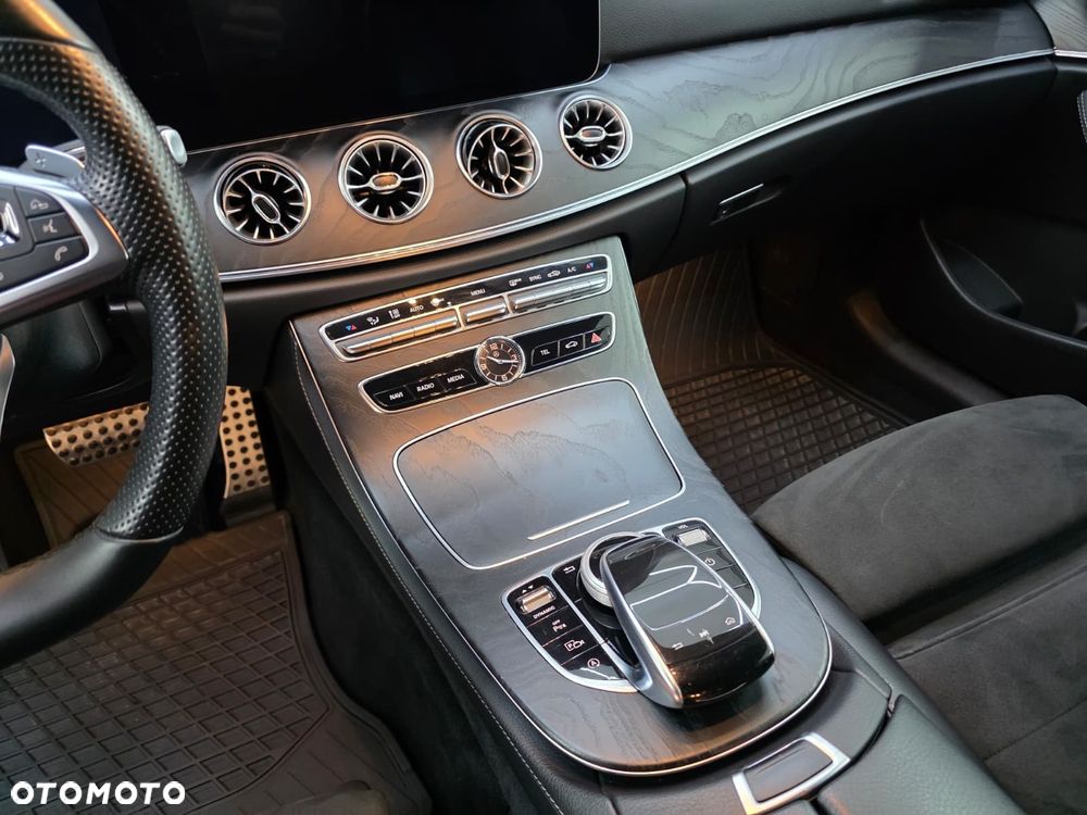 Mercedes-Benz Klasa E 220 d 4-Matic 9G-TRONIC - 15
