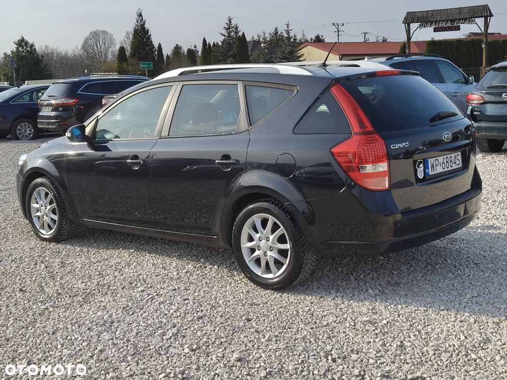 Kia Ceed 1.6 CRDi 90 ISG Spirit - 14