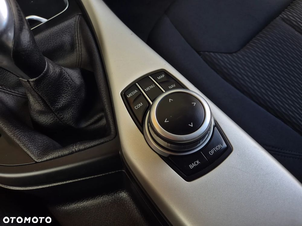 BMW Seria 1 116i - 15