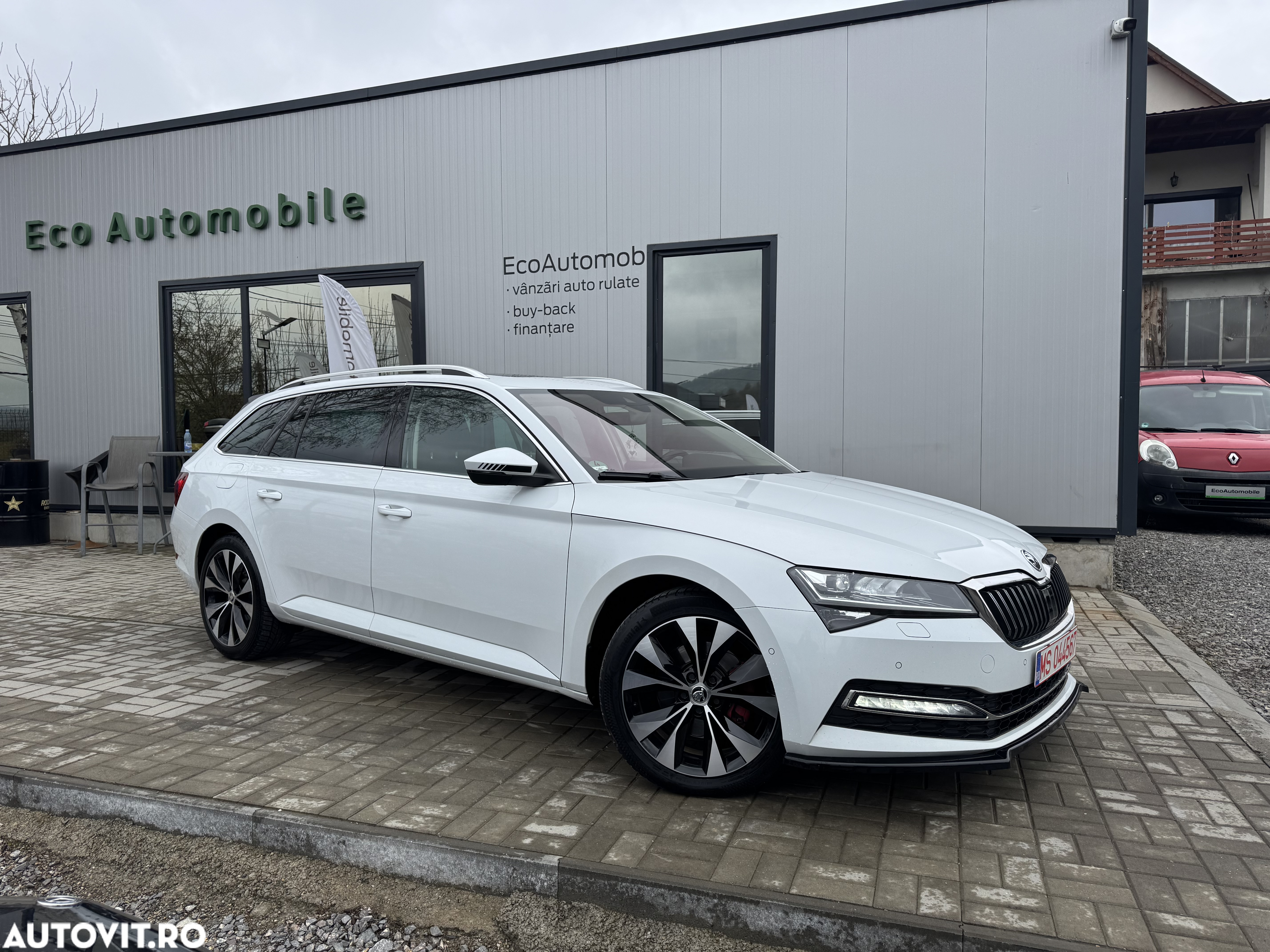 Skoda Superb 2.0 TDI DSG Sportline - 8
